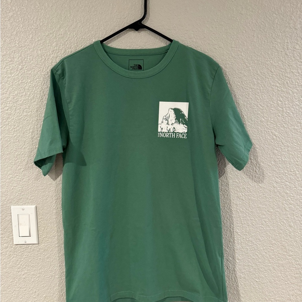 The North Face Green T shirt. Excellent condition. Worn once.